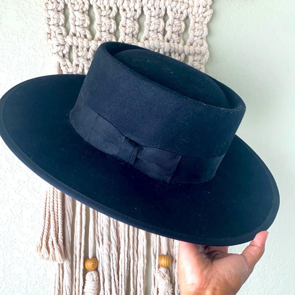 Olive & Pique black Vida wool felt hat—Brand new! Unisex!